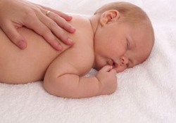 Comment aider bébé à bien dormir